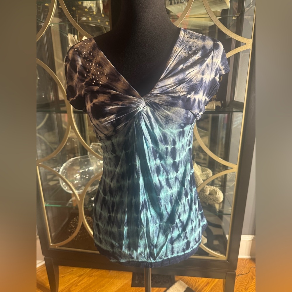 INC International Tie Die shares of Blue Top